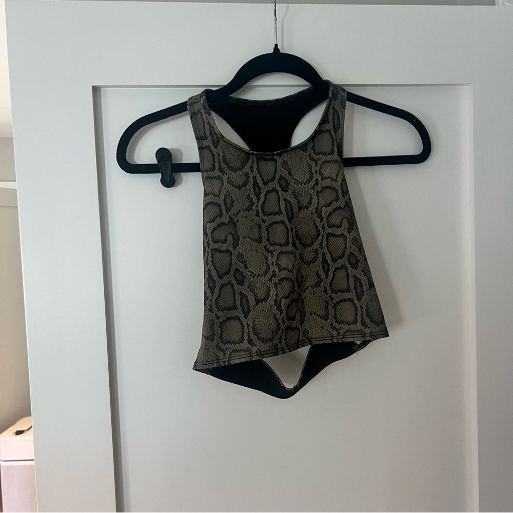 LIKE NEW FP MOVEMENT TOP